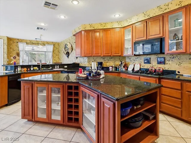 $1,188,000 | 321 Whispering Tree Avenue, Las Vegas, NV 89183