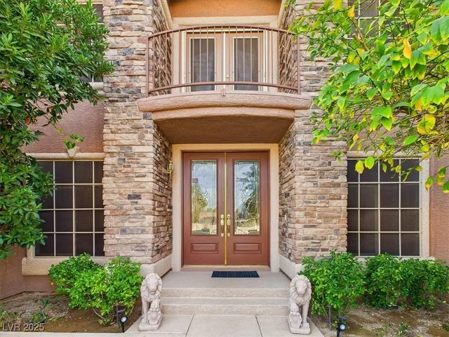 $1,188,000 | 321 Whispering Tree Avenue, Las Vegas, NV 89183