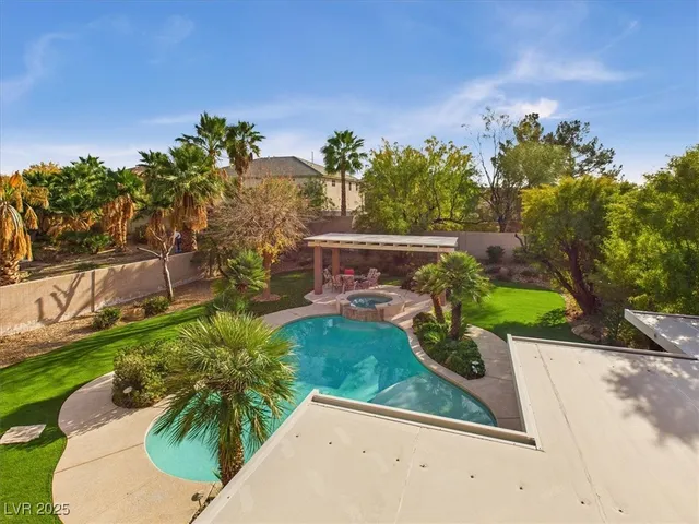 $1,188,000 | 321 Whispering Tree Avenue, Las Vegas, NV 89183