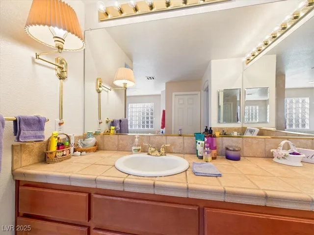 $1,188,000 | 321 Whispering Tree Avenue, Las Vegas, NV 89183