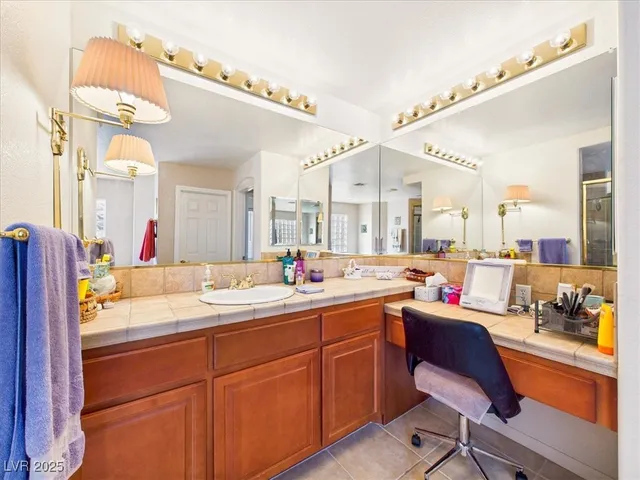 $1,188,000 | 321 Whispering Tree Avenue, Las Vegas, NV 89183