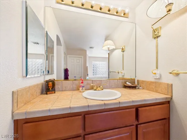 $1,188,000 | 321 Whispering Tree Avenue, Las Vegas, NV 89183