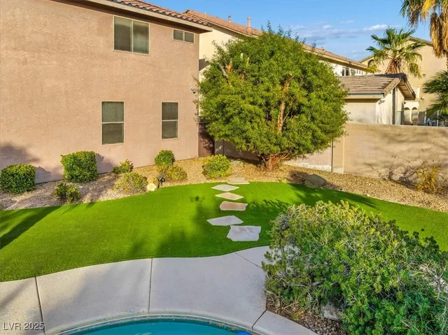 $1,188,000 | 321 Whispering Tree Avenue, Las Vegas, NV 89183