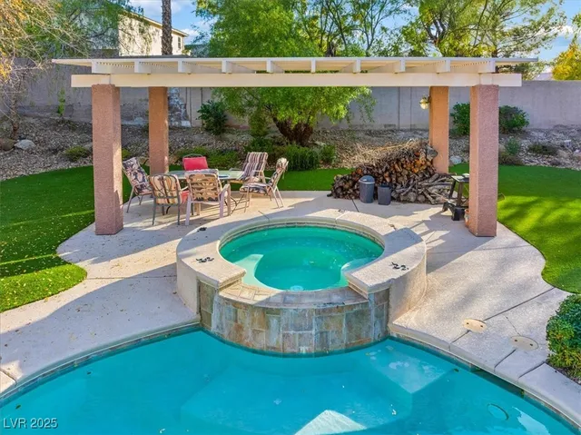$1,188,000 | 321 Whispering Tree Avenue, Las Vegas, NV 89183