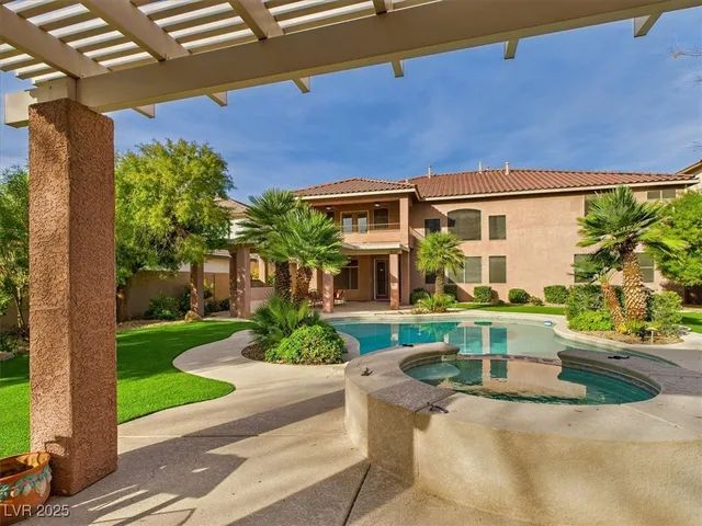 $1,188,000 | 321 Whispering Tree Avenue, Las Vegas, NV 89183
