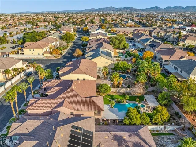 $1,188,000 | 321 Whispering Tree Avenue, Las Vegas, NV 89183