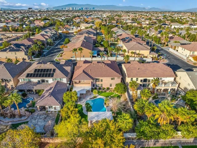 $1,188,000 | 321 Whispering Tree Avenue, Las Vegas, NV 89183
