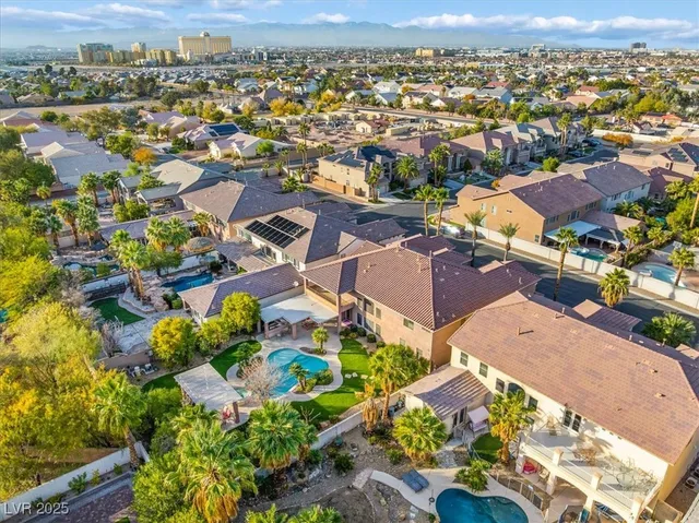 $1,188,000 | 321 Whispering Tree Avenue, Las Vegas, NV 89183