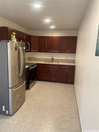 $2,400 | 734 8th Avenue, Unit DOWNSTAIRS, Honolulu, HI 96816