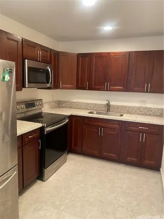 $2,400 | 734 8th Avenue, Unit DOWNSTAIRS, Honolulu, HI 96816
