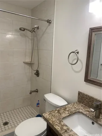 $2,400 | 734 8th Avenue, Unit DOWNSTAIRS, Honolulu, HI 96816