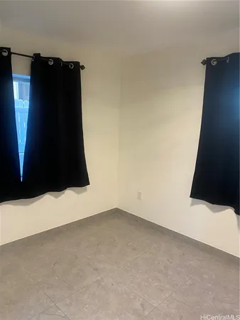 $2,400 | 734 8th Avenue, Unit DOWNSTAIRS, Honolulu, HI 96816