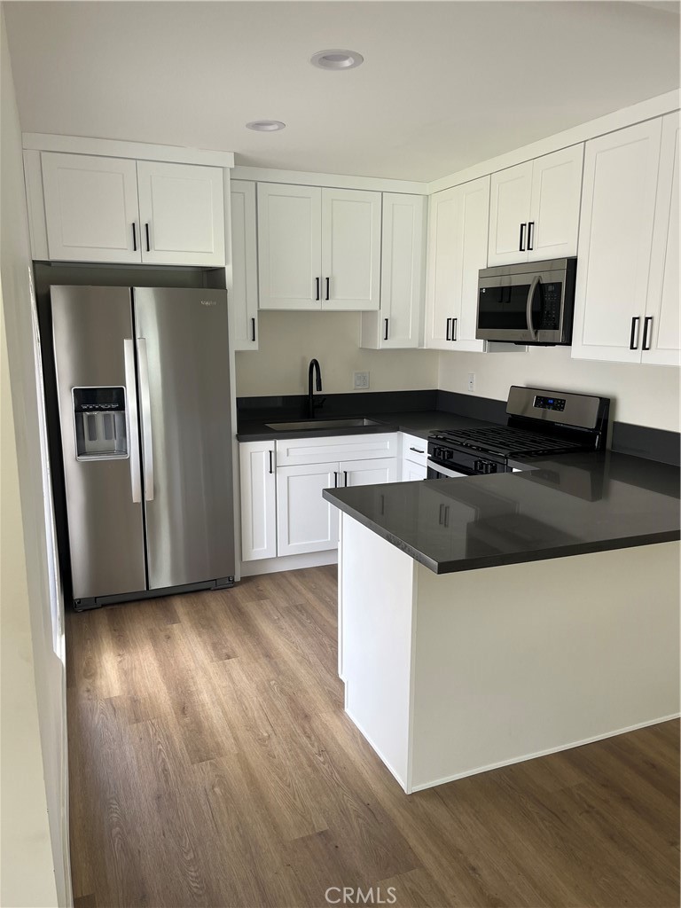 6600 Fishburn Avenue Bell, CA 90201 - Photo 14 of 65 FRONT UNIT 2/1 BATH KITCHEN