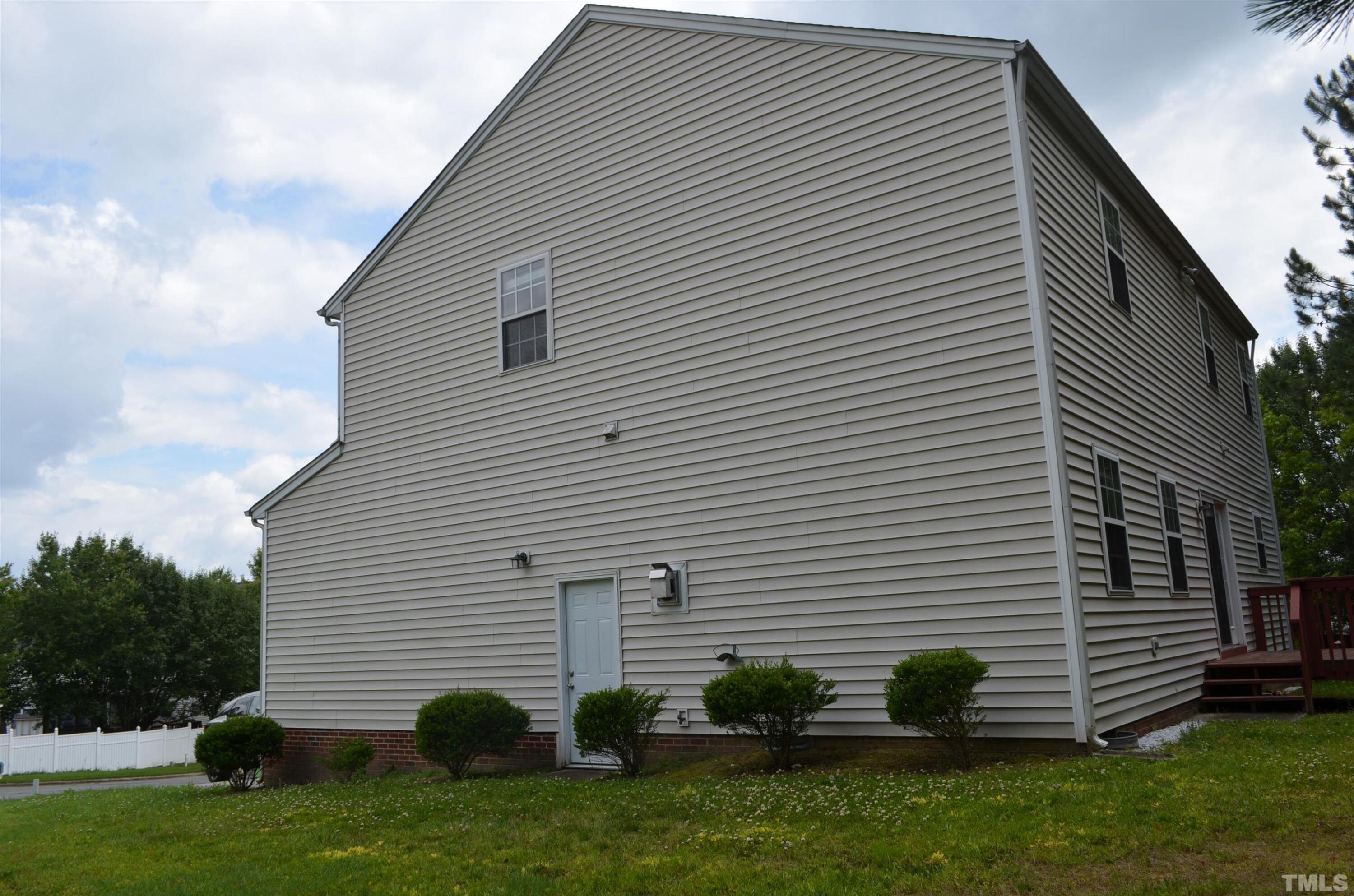 1005 Double Spring Court Apex, NC 27502 - Photo 7 of 62 Photo #7