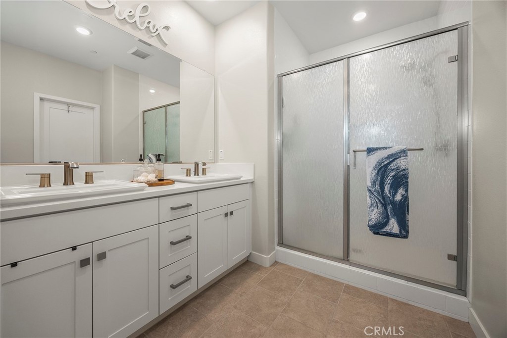 204 Keeper Irvine, CA 92618 - Photo 26 of 27 3rd Floor - Primary Bathroom