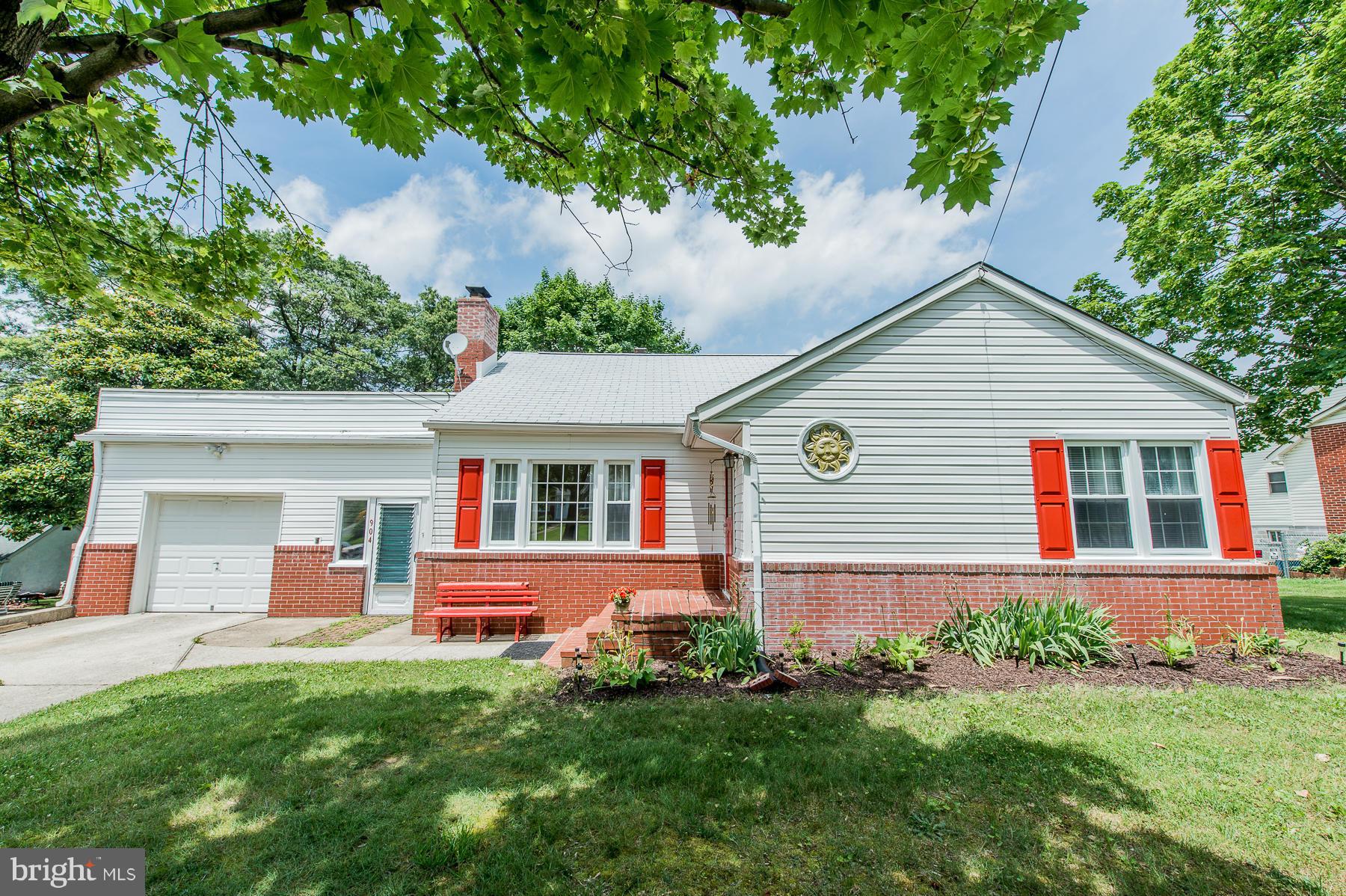 904 Hillcrest Road Hanover, MD 21076 - Photo 2 of 28 Exterior (Front)