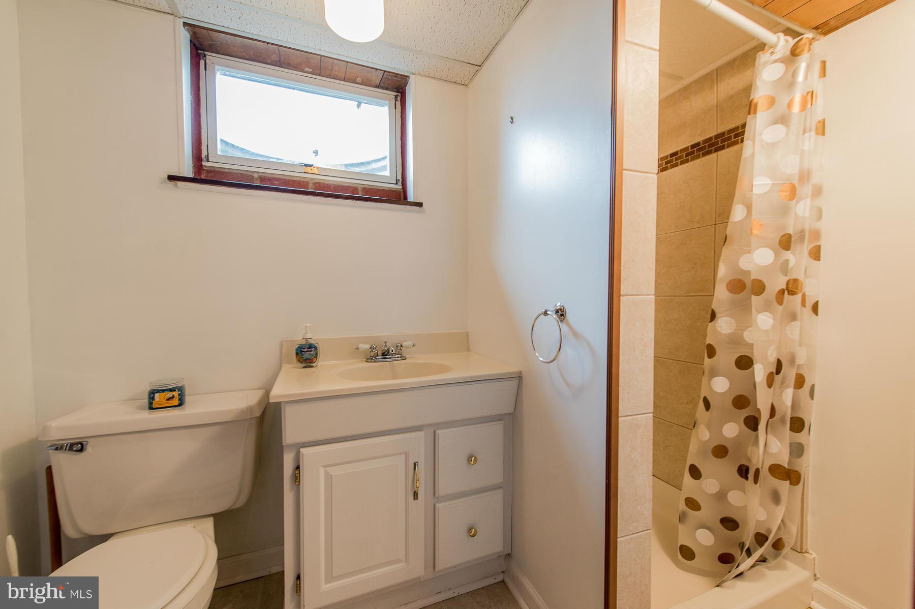 904 Hillcrest Road Hanover, MD 21076 - Photo 11 of 28 Bath