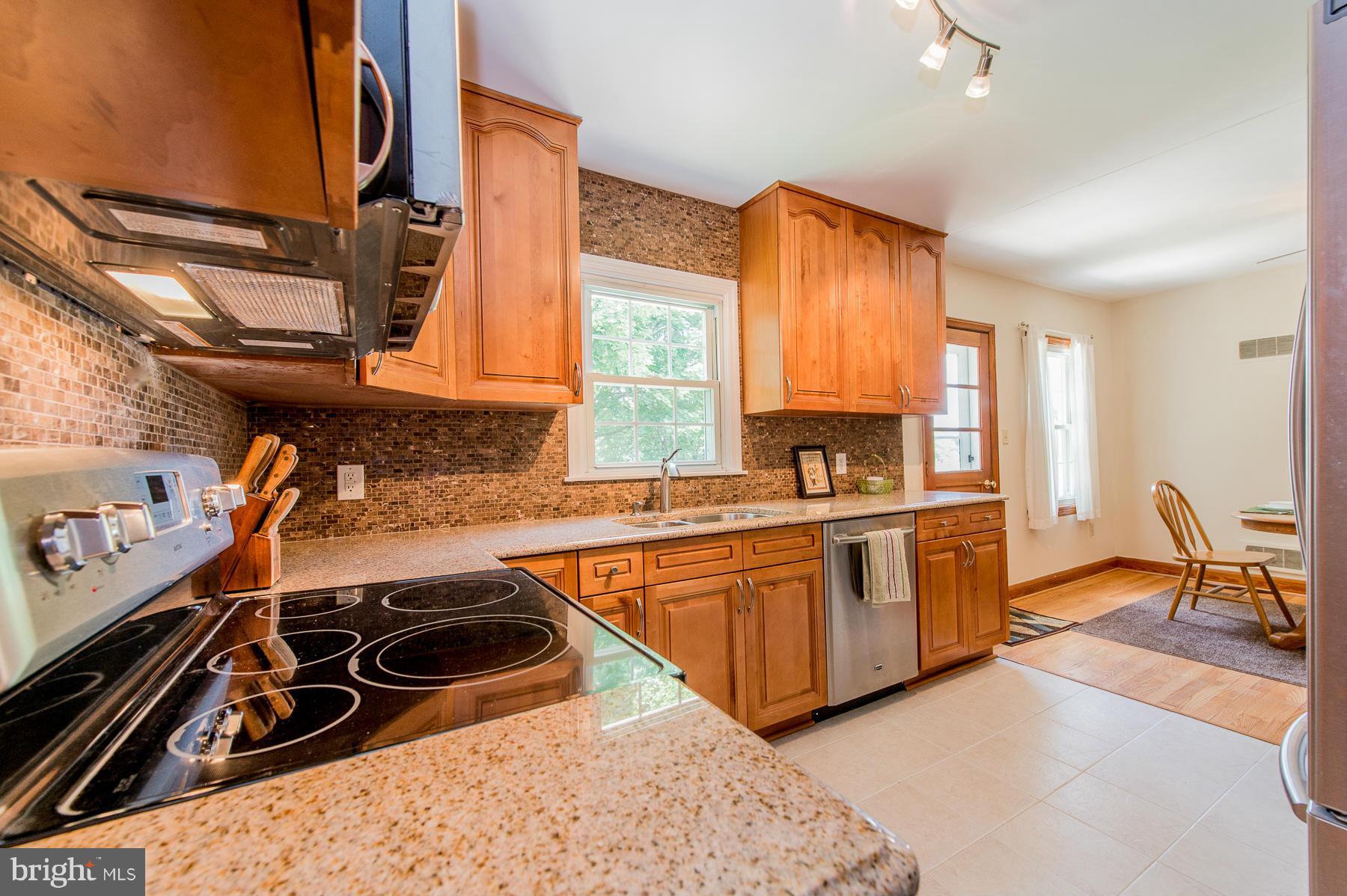 904 Hillcrest Road Hanover, MD 21076 - Photo 8 of 28 Kitchen