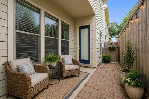 $395,000 | 2332 Naomi Street, Houston, TX 77054