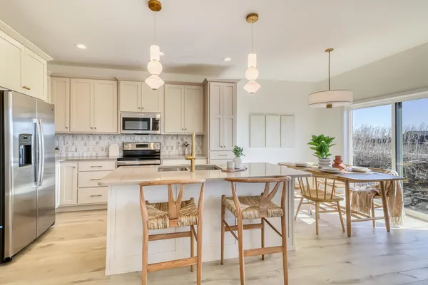 $379,930 | 6865 32nd Street South, Fargo, ND 58104