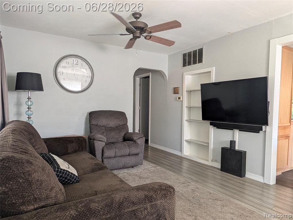 4456 East Coldwater Road Flint, MI 48506 - Photo 6 of 35