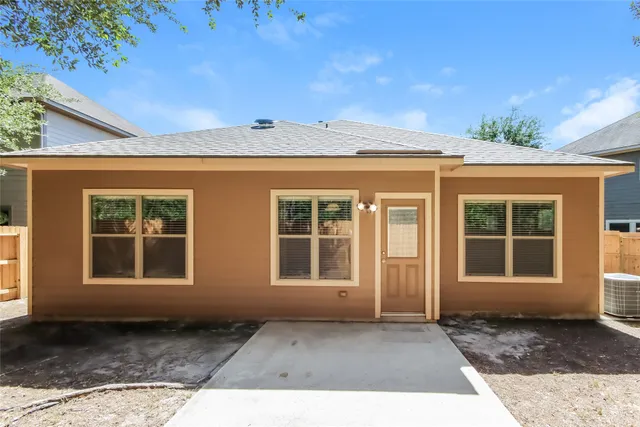 $1,775 | 2046 Lost Pine Court, Conroe, TX 77304