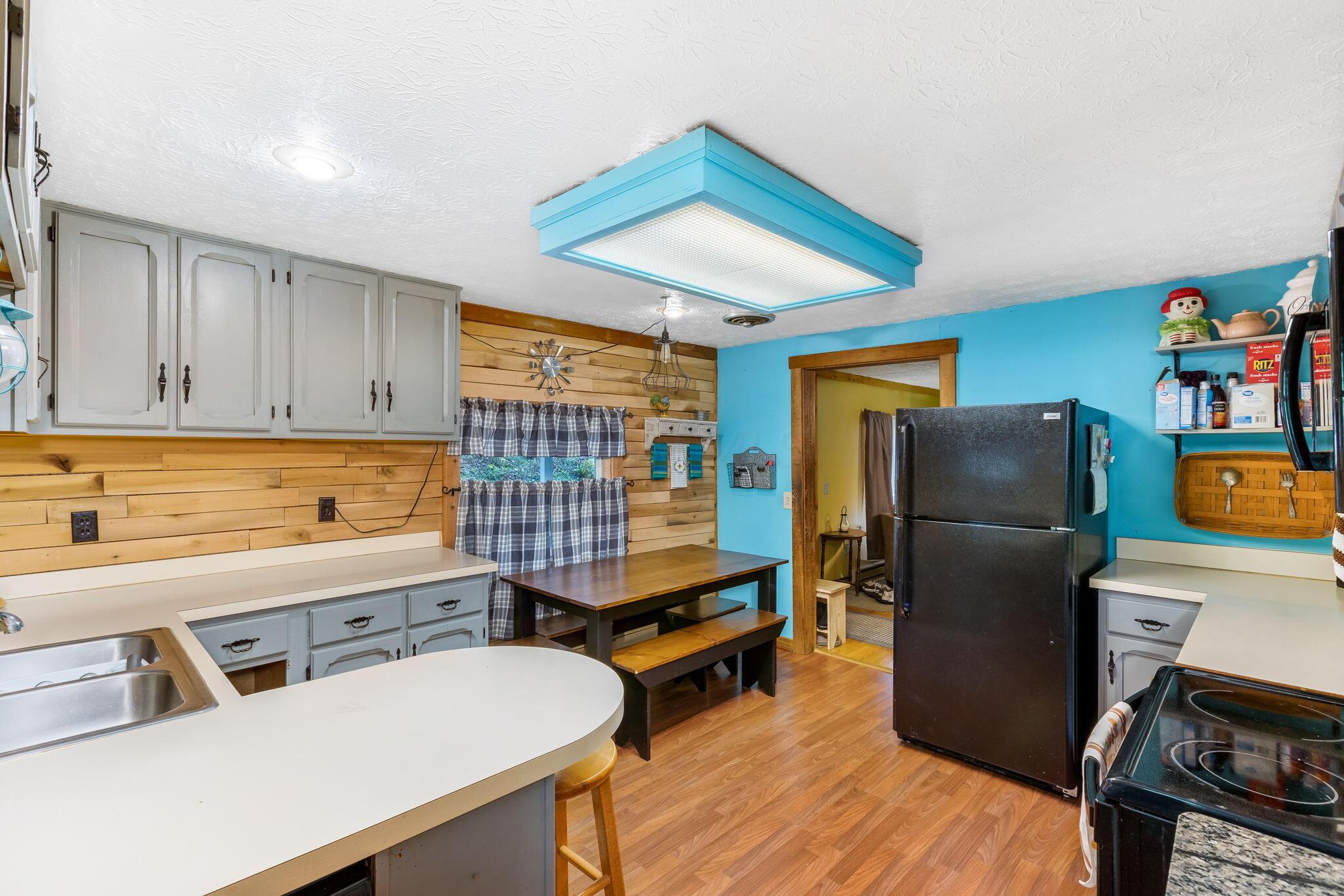 9126 Walnut Dowler Road Logan, OH 43138 - Photo 16 of 46 Kitchen