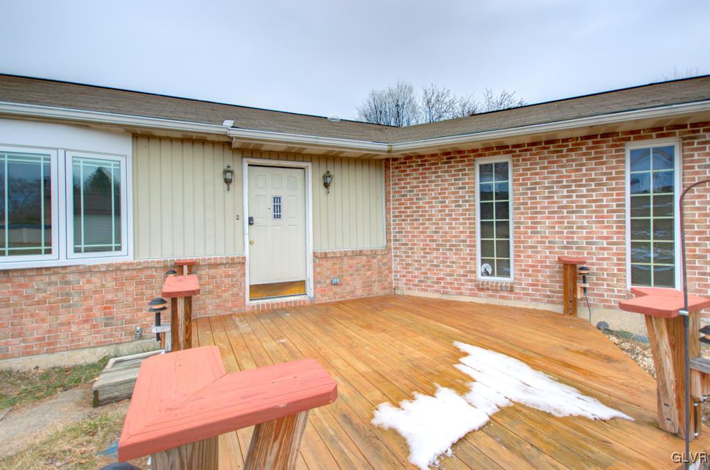 382 Long Lane Road Walnutport, PA 18088 - Photo 4 of 30 Gallery Image 4