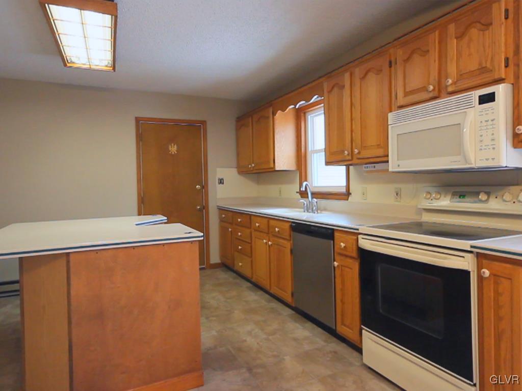 382 Long Lane Road Walnutport, PA 18088 - Photo 9 of 30 Gallery Image 9