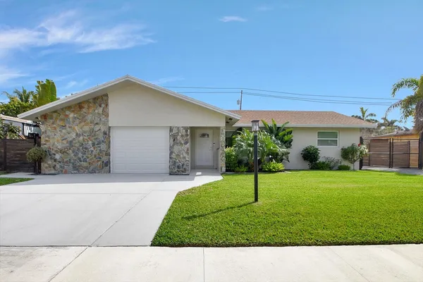 $5,500 | 702 Grove Street, Lake Worth Beach, FL 33461