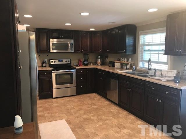 1306 West Blackman Road Dunn, NC 28334 - Photo 10 of 18 Gallery Image 10