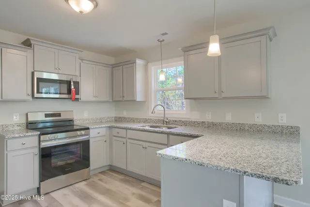 $337,700 | 713 Jasmine Lane, Jacksonville, NC 28546