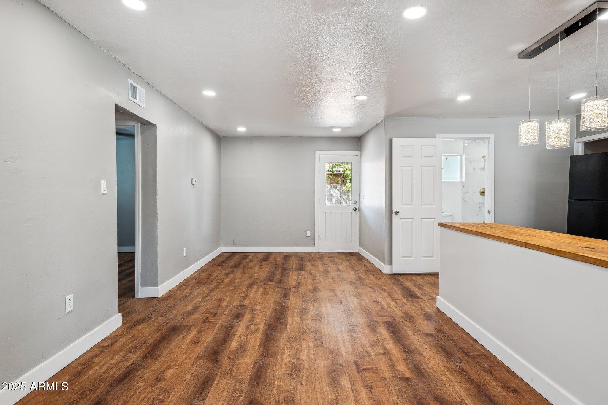 3124 West Almeria Road Phoenix, AZ 85009 - Photo 4 of 32 Gallery Image 4