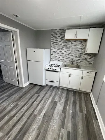 $950 | 1079 3rd Avenue, Unit 9, New Kensington, PA 15068