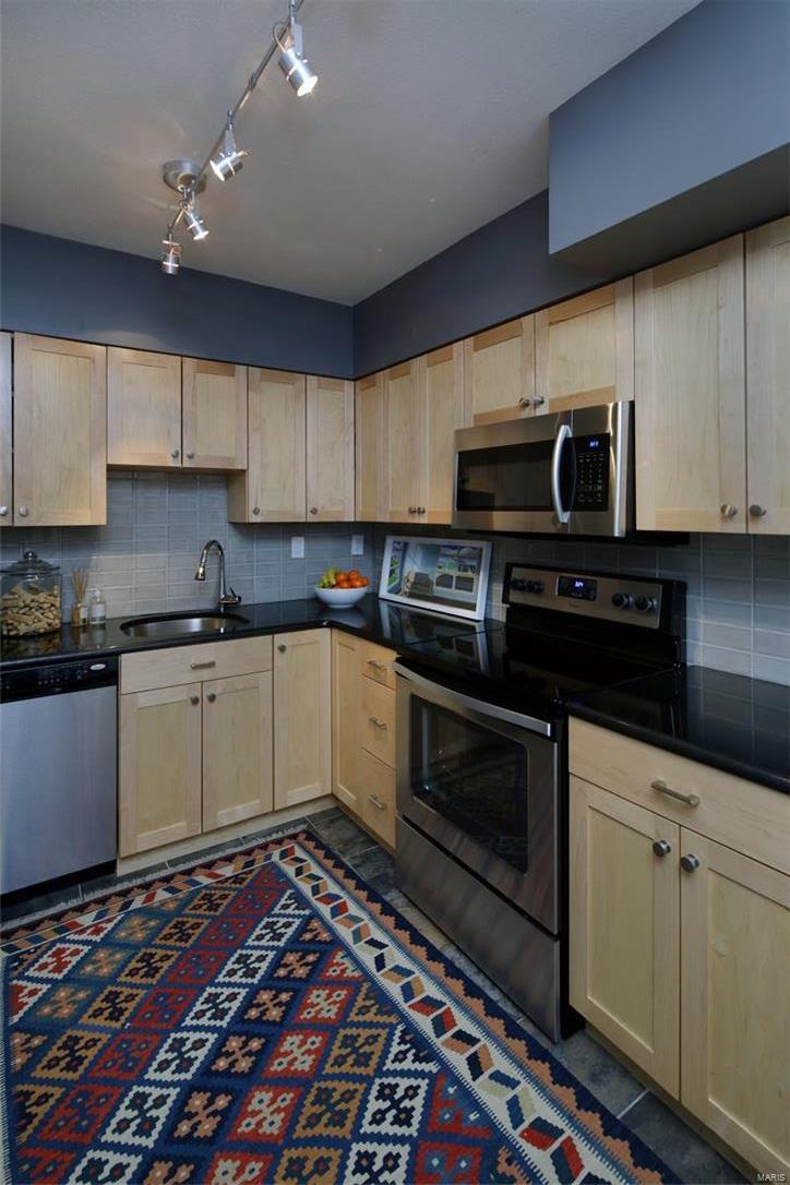 900 South Hanley Road, Unit 3B Clayton, MO 63105 - Photo 13 of 23