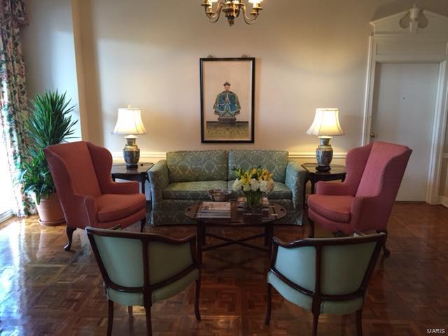 900 South Hanley Road, Unit 3B Clayton, MO 63105 - Photo 19 of 23