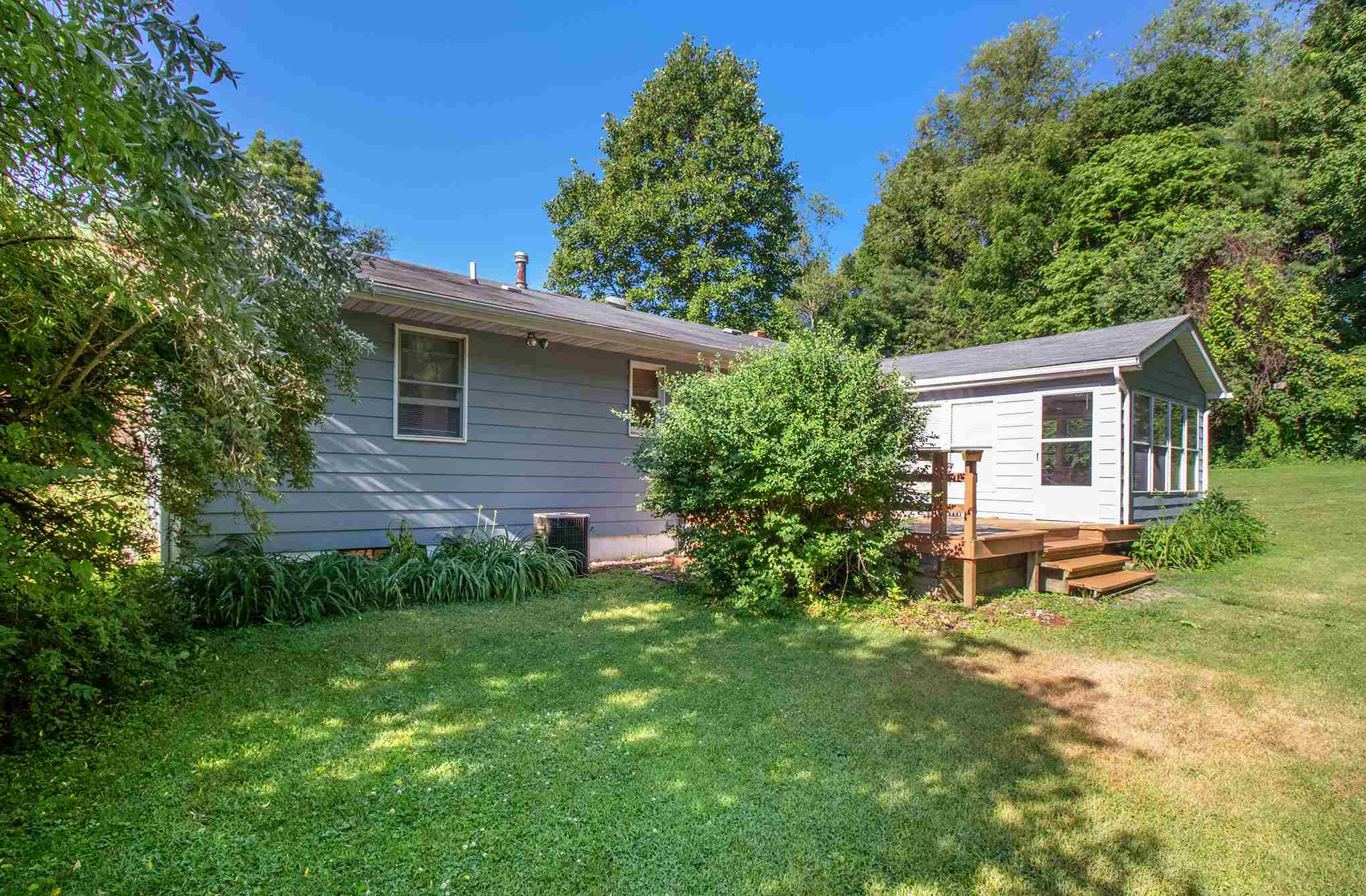 14811 Cloverdale Road Mishawaka, IN 46544 - Photo 4 of 22 Gallery Image 4