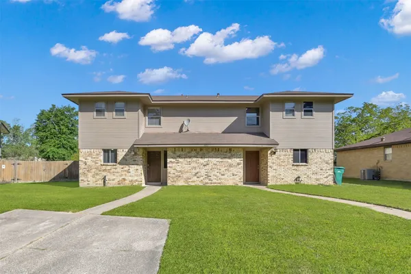 $1,175 | 1603 Hazelwood Street, Unit B, Conroe, TX 77301