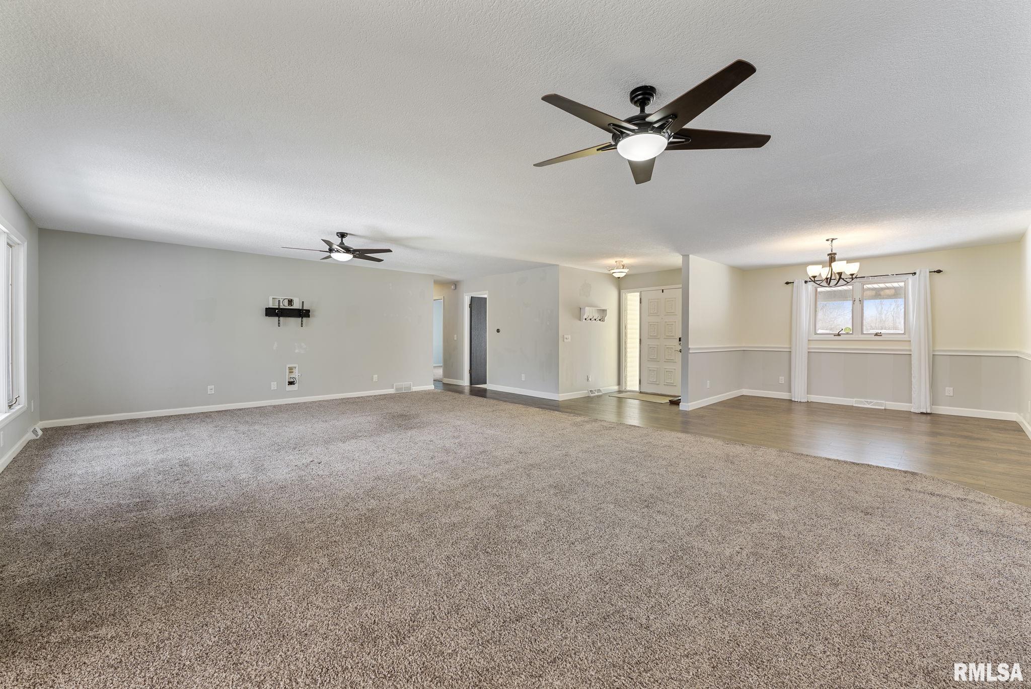 10425 133rd St Court West Taylor Ridge, IL 61284 - Photo 11 of 45 Gallery Image 11