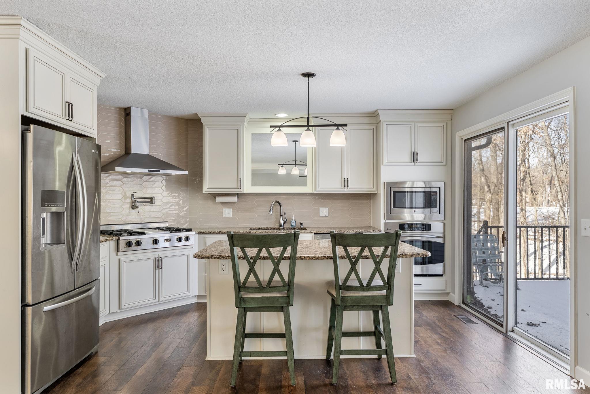 10425 133rd St Court West Taylor Ridge, IL 61284 - Photo 15 of 45 Gallery Image 15
