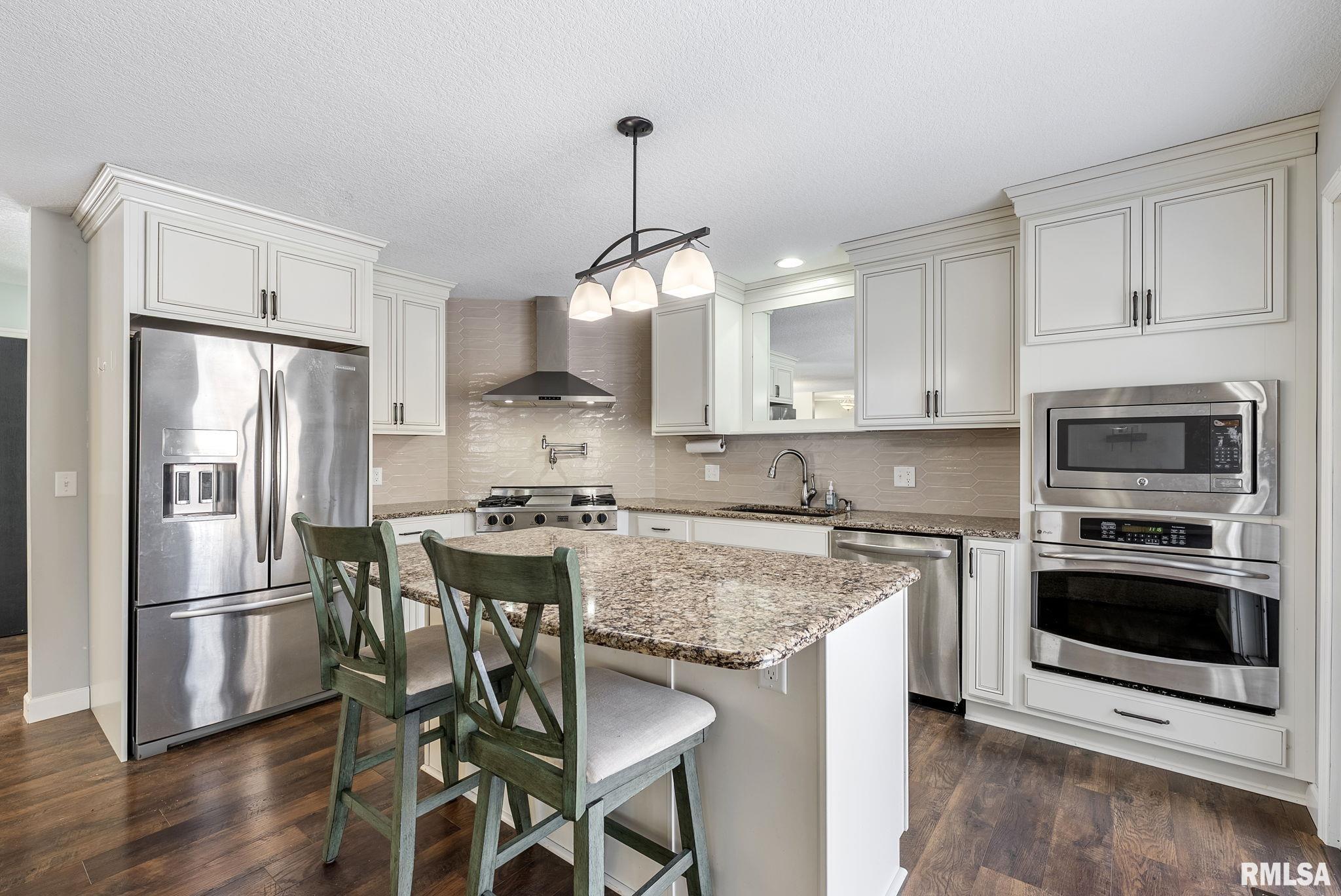 10425 133rd St Court West Taylor Ridge, IL 61284 - Photo 16 of 45 Gallery Image 16