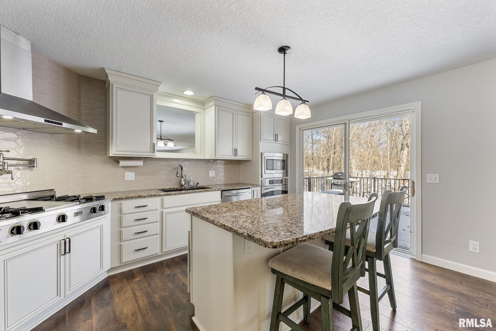 10425 133rd St Court West Taylor Ridge, IL 61284 - Photo 17 of 45 Gallery Image 17