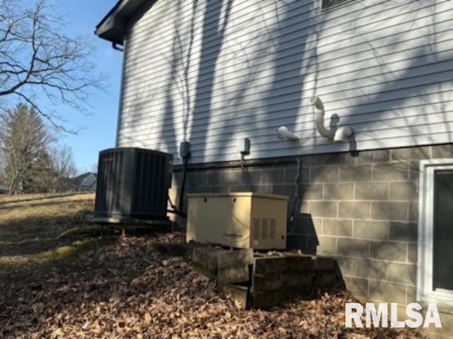 10425 133rd St Court West Taylor Ridge, IL 61284 - Photo 5 of 45 Gallery Image 5