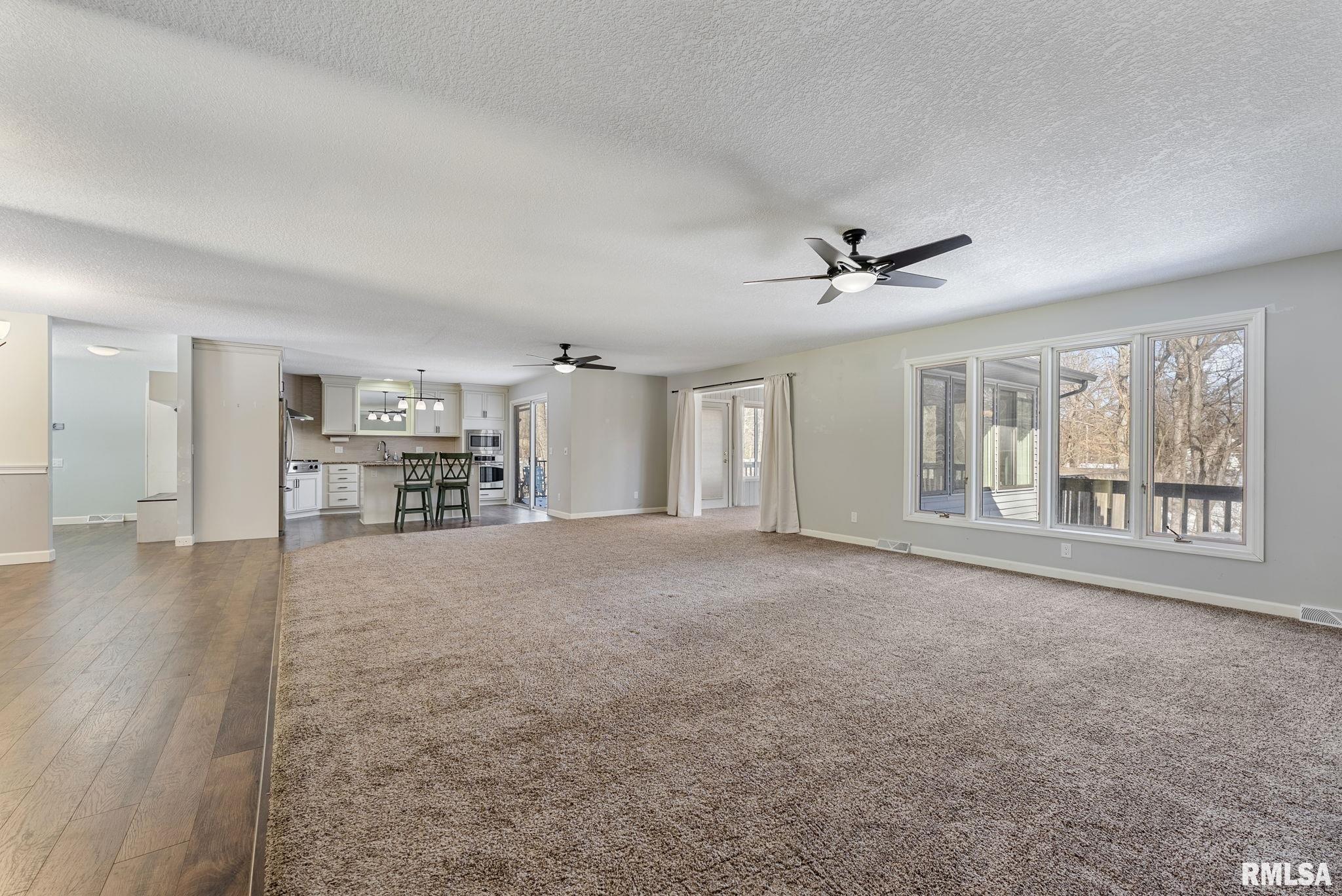 10425 133rd St Court West Taylor Ridge, IL 61284 - Photo 8 of 45 Gallery Image 8