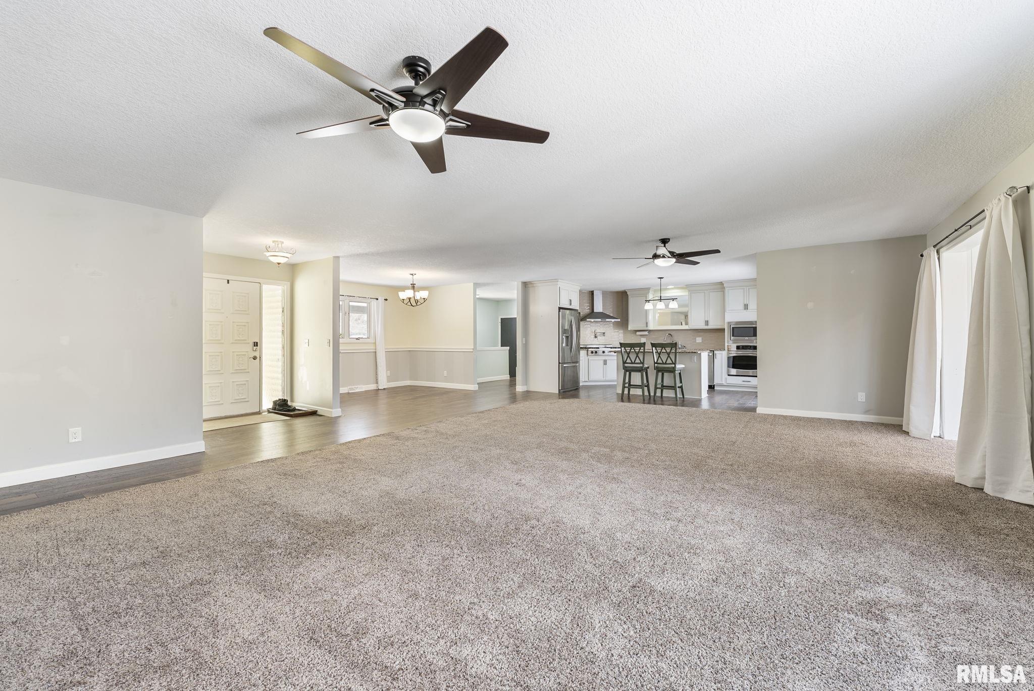 10425 133rd St Court West Taylor Ridge, IL 61284 - Photo 9 of 45 Gallery Image 9