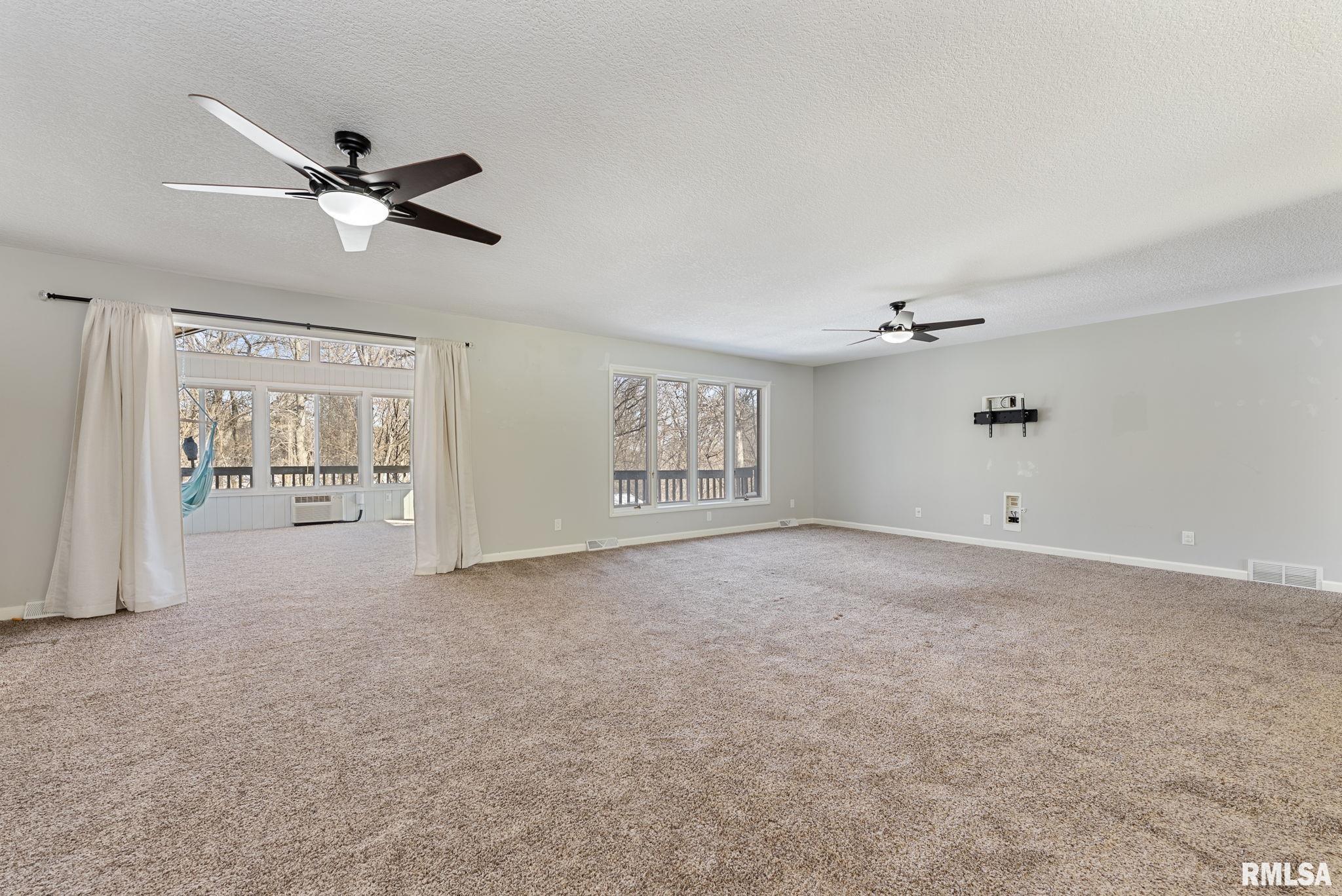 10425 133rd St Court West Taylor Ridge, IL 61284 - Photo 10 of 45 Gallery Image 10