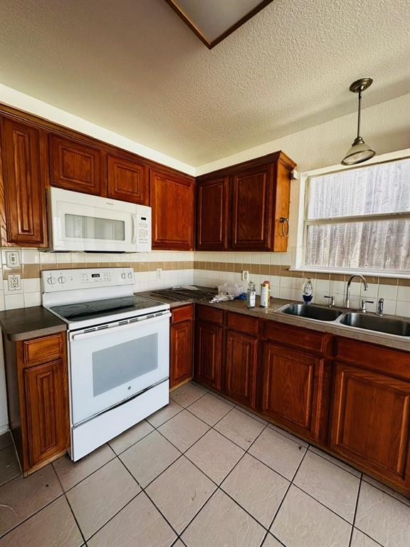 9300 Rhea Court White Settlement, TX 76108 - Photo 10 of 22