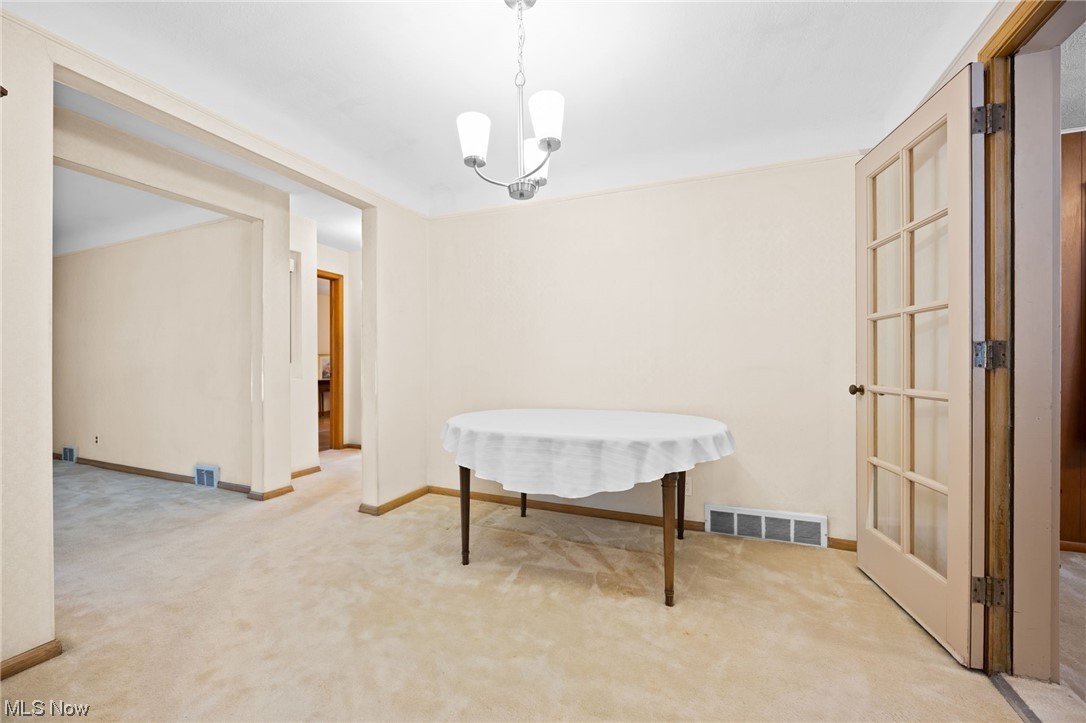 5695 Cherokee Road Cleveland, OH 44124 - Photo 10 of 35 Dining Room