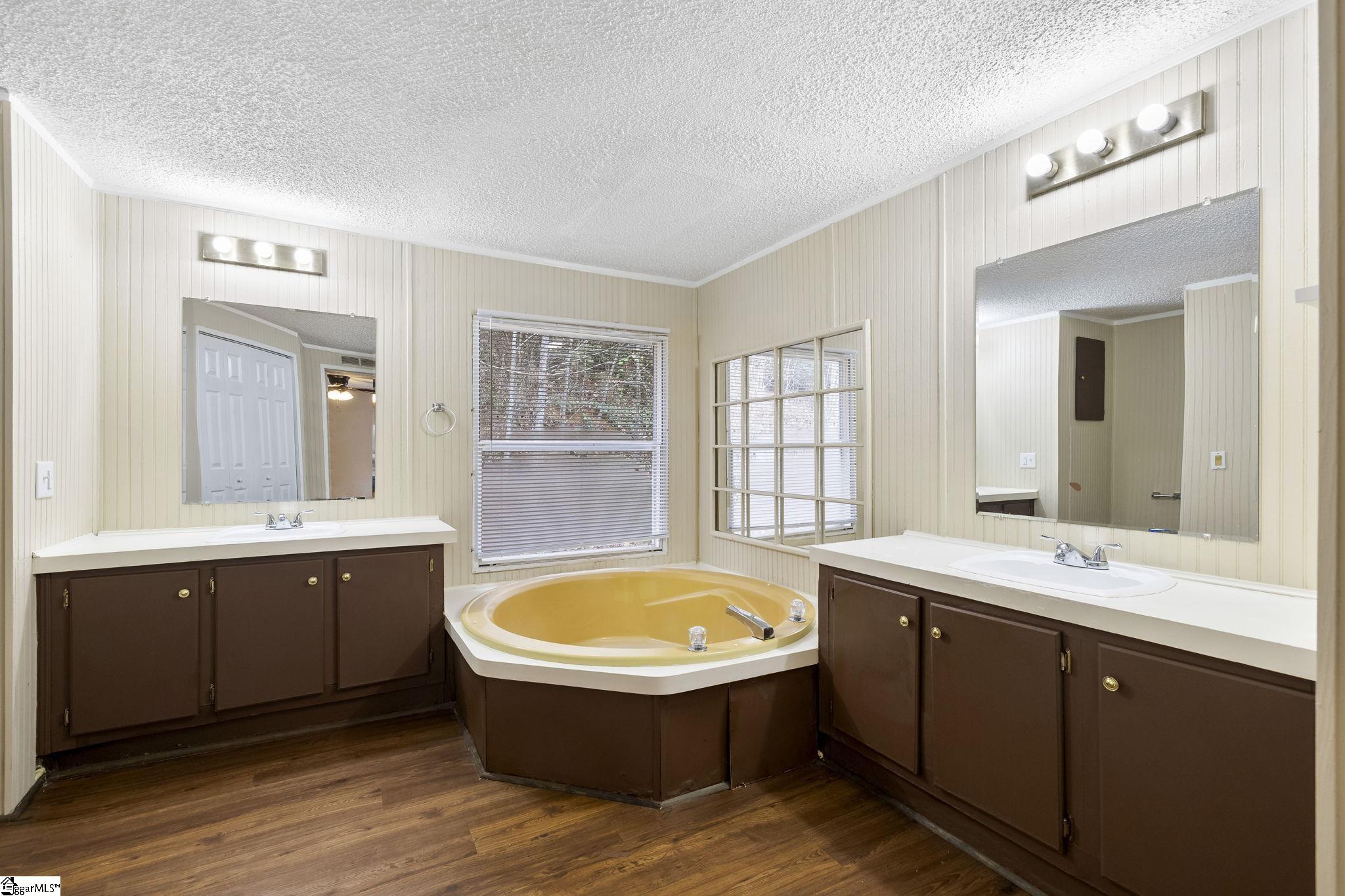 305 River Road Marietta, SC 29661 - Photo 6 of 28