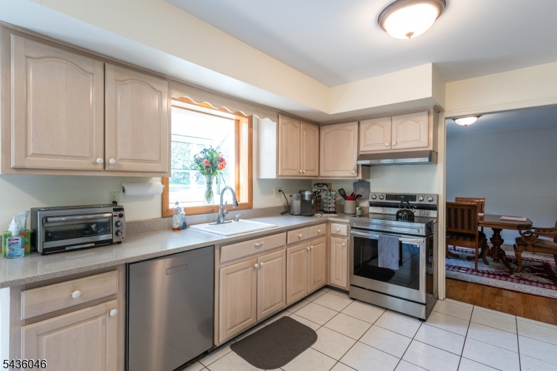 280 Farmer Road Bridgewater, NJ 08807 - Photo 6 of 27